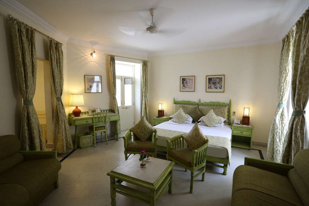 Garden Hotel - Heritage By Hrh Group Of Hotels Udaipur Værelse billede