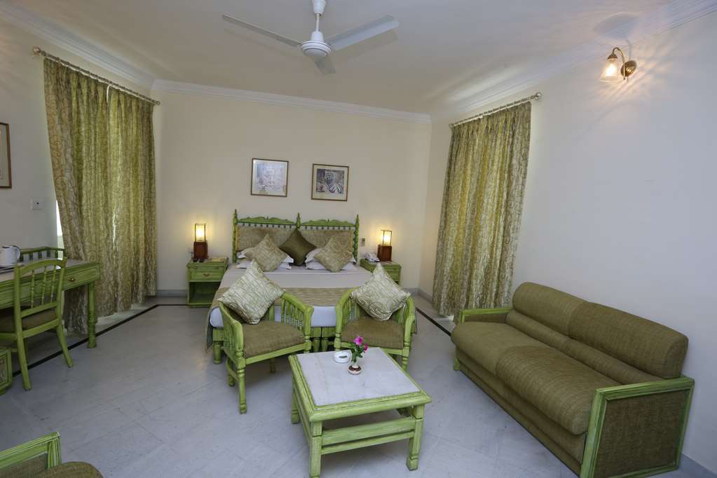 Garden Hotel - Heritage By Hrh Group Of Hotels Udaipur Værelse billede