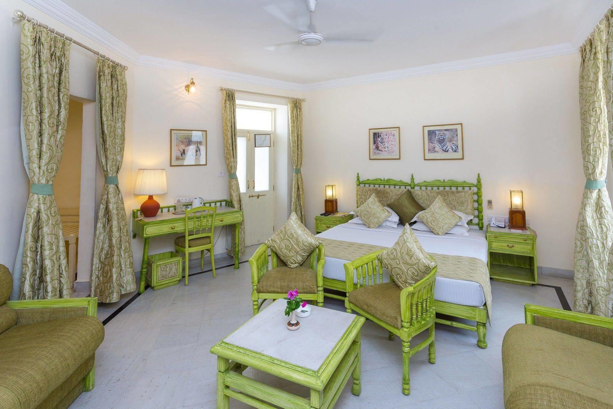 Garden Hotel - Heritage By Hrh Group Of Hotels Udaipur Eksteriør billede