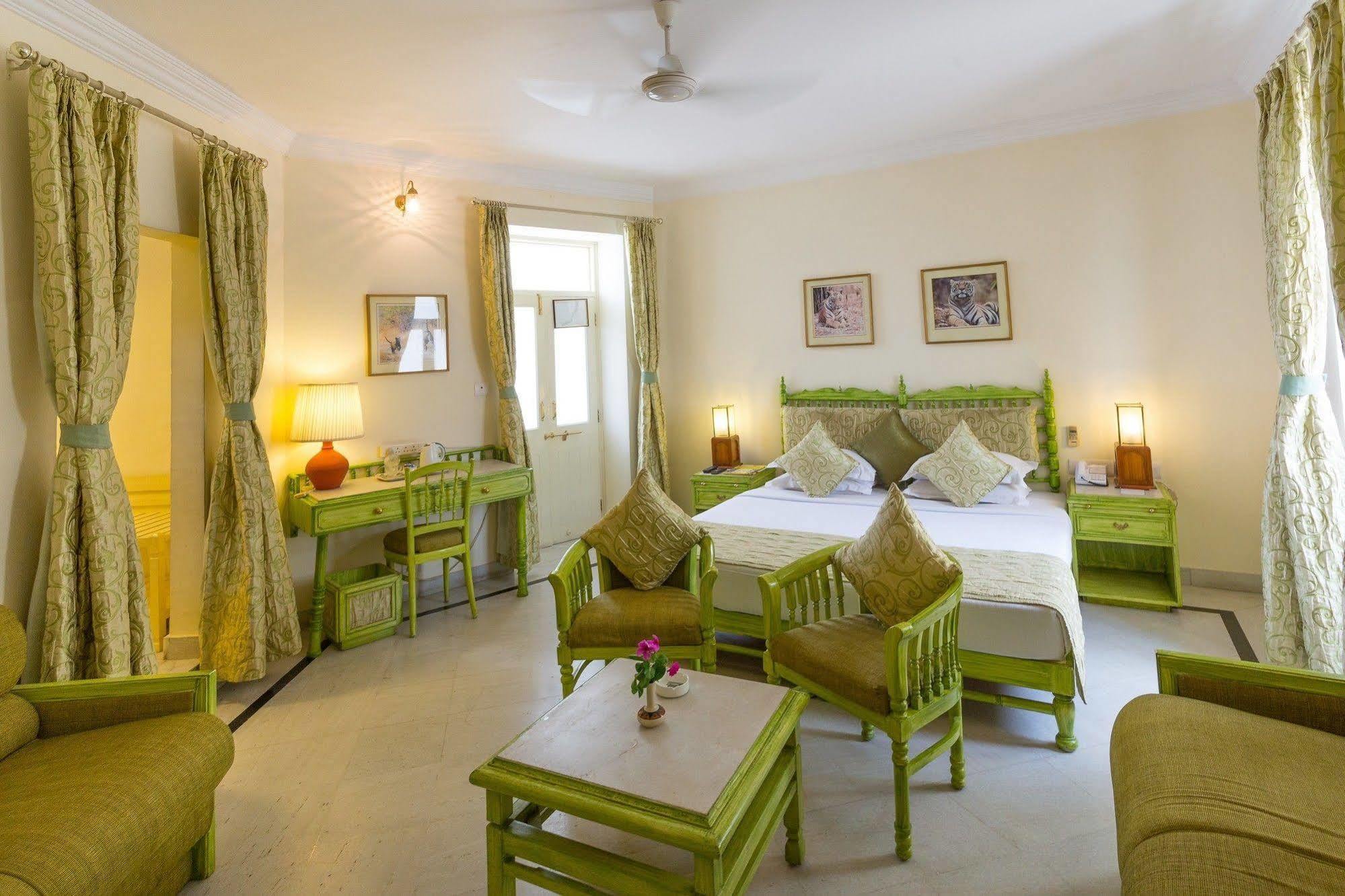 Garden Hotel - Heritage By Hrh Group Of Hotels Udaipur Eksteriør billede